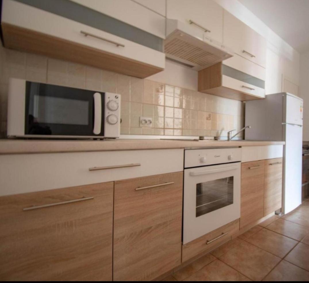 Apartments Betty Borik ロヴィニ エクステリア 写真