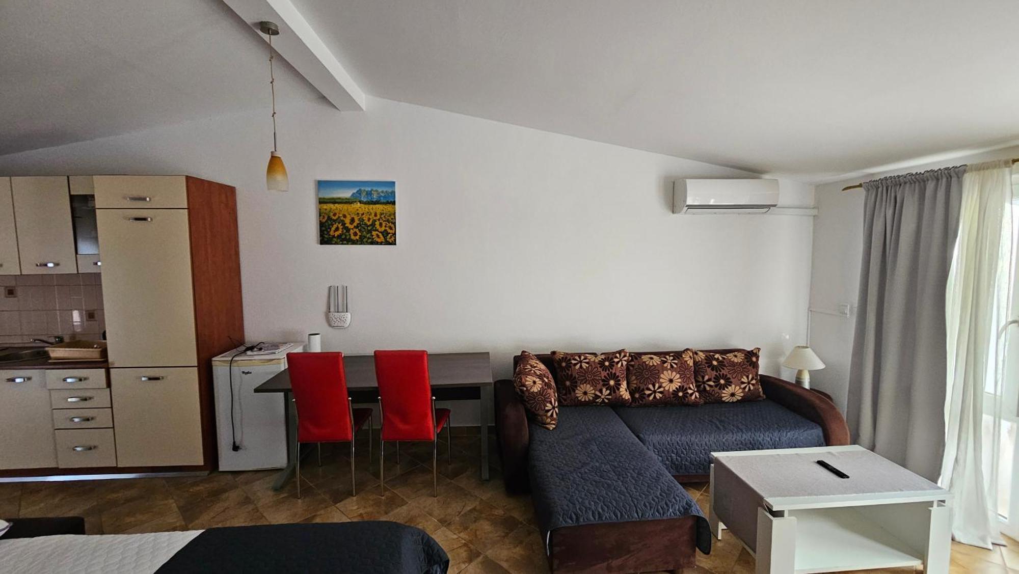 Apartments Betty Borik ロヴィニ エクステリア 写真