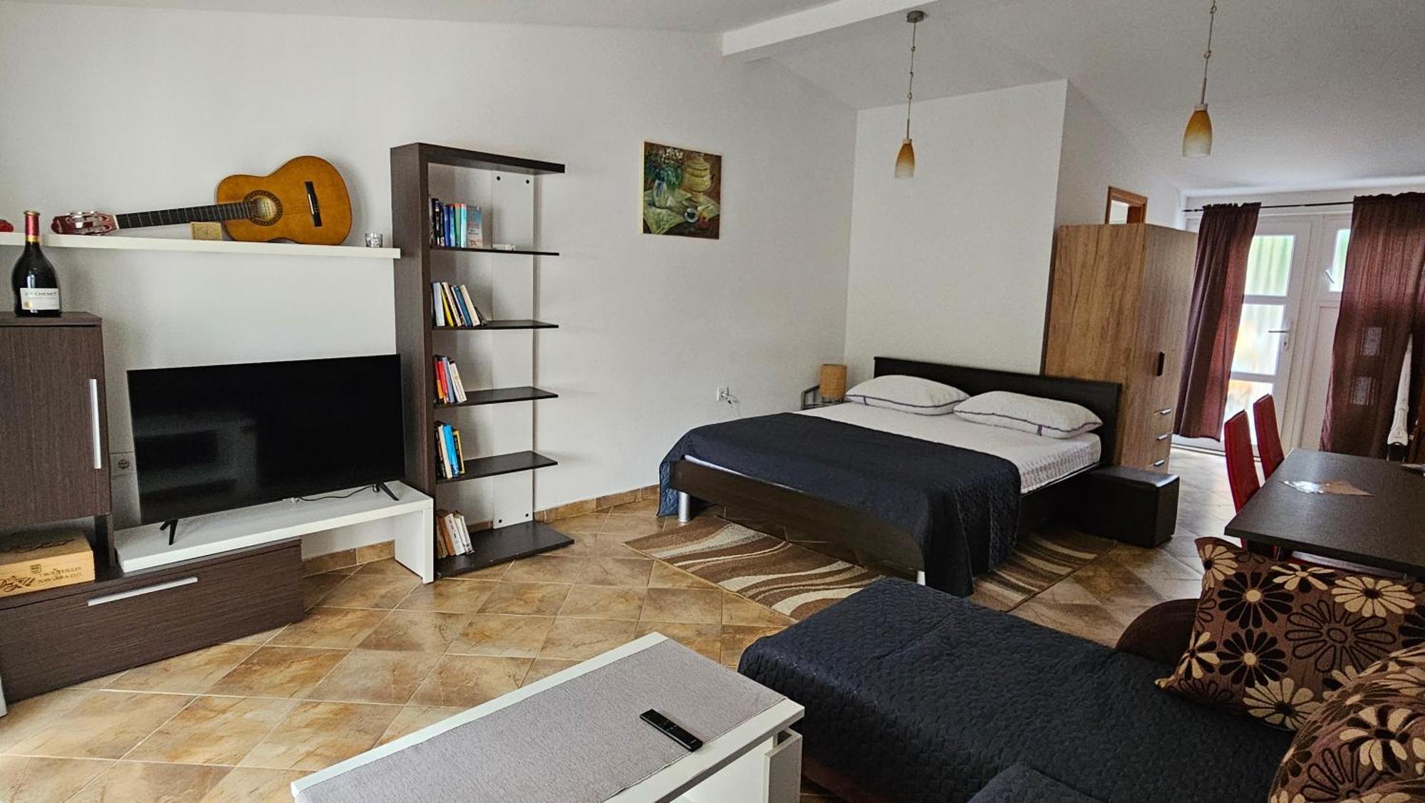Apartments Betty Borik ロヴィニ エクステリア 写真