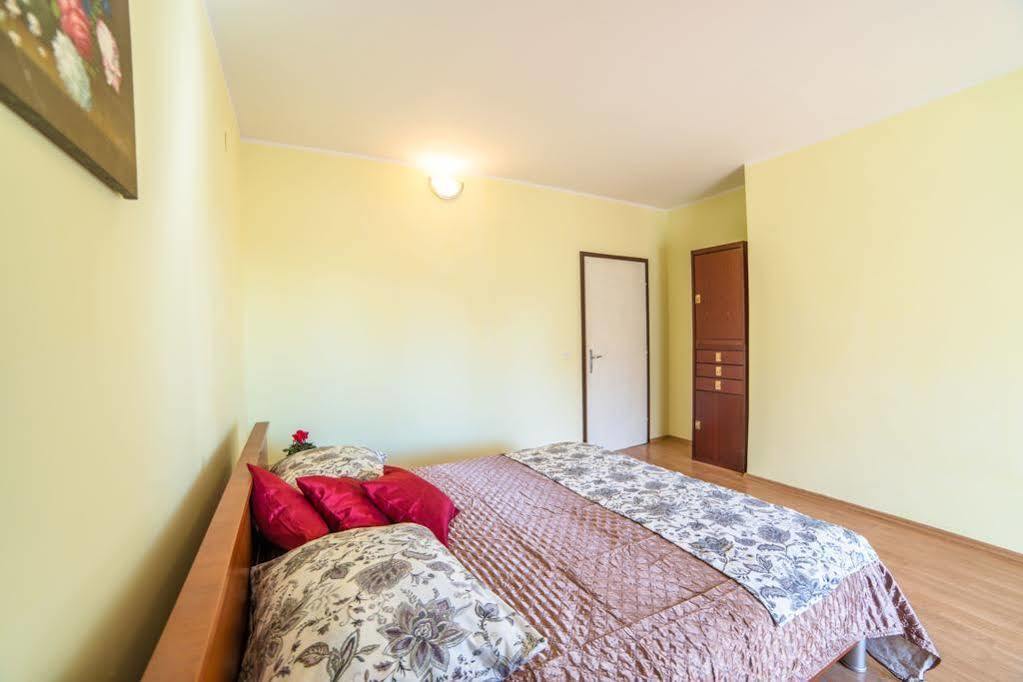 Apartments Betty Borik ロヴィニ エクステリア 写真
